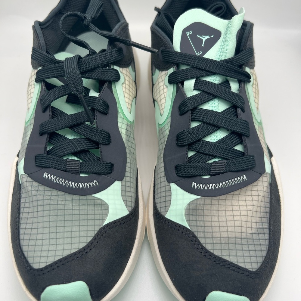 Jordan DELTA 3 LOW  sz 8 womens